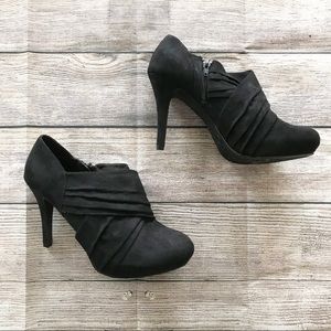 🧣 Super Cute Heeled Booties